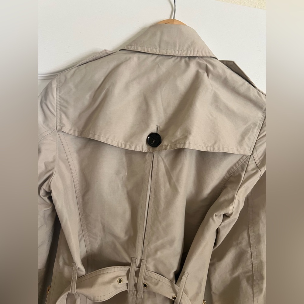 Burberry Harbourne Trench Coat - Picture 5 of 10